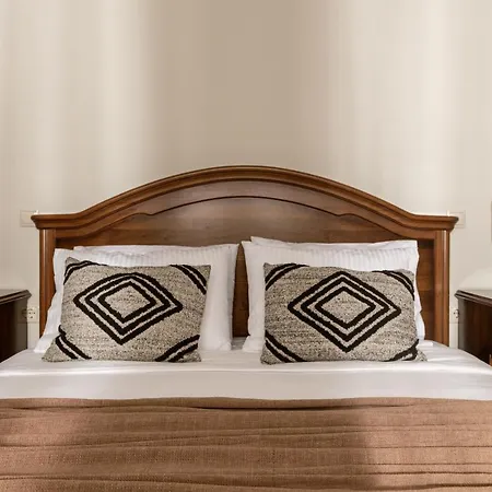 Amalthia * Mouzákion