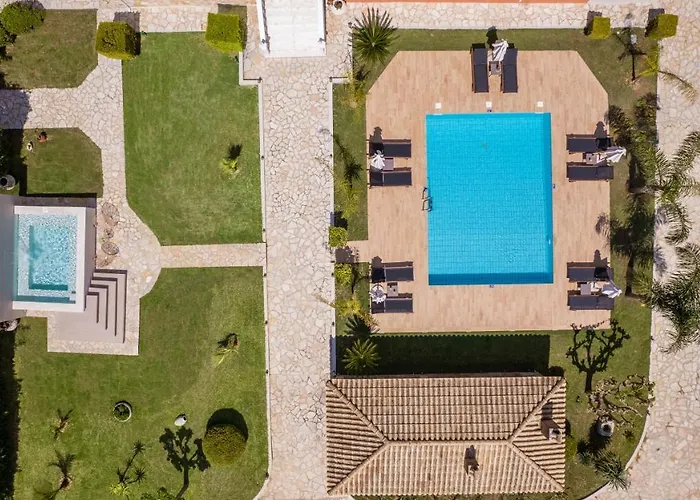 Amalthia Villa Mouzákion