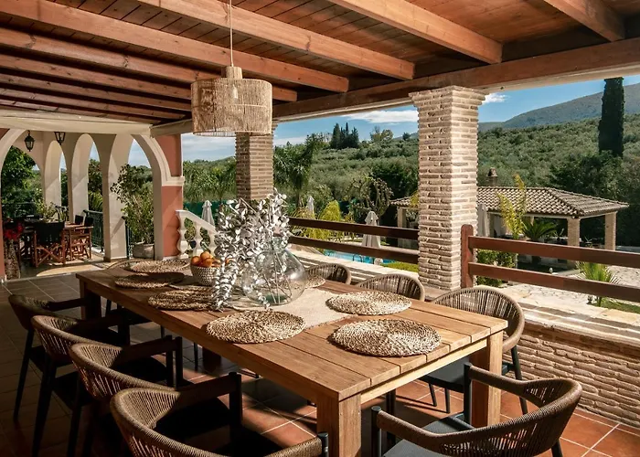 Amalthia Villa Mouzákion