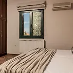 Villa Amalthia Mouzákion