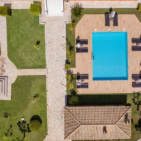Amalthia Villa Mouzákion